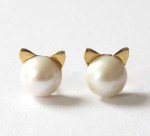 Gold pearl cat earrings_sophiworldblog