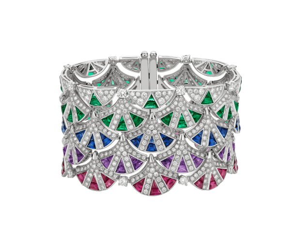 DIVASDREAM-Bracelets-BVLGARI.Jewellery to wear on New Year's Eve. Read more on www.sophiworldblog.com!