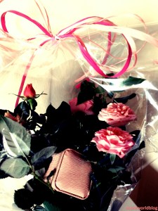 Jewel hidden in a Rose. 4 ideas on how to present your Valentine's Day gift. Read more on www.sophiworldblog.com